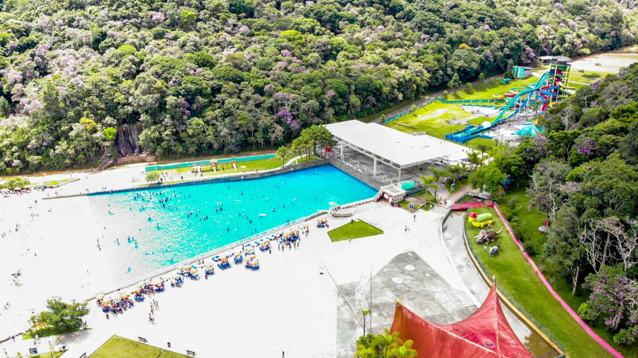 São Paulo para crianças - Parque aquático Viva Ecoparque, em Juquitiba, tem  trilhas na Mata Atlântica, toboáguas e piscina com ondas